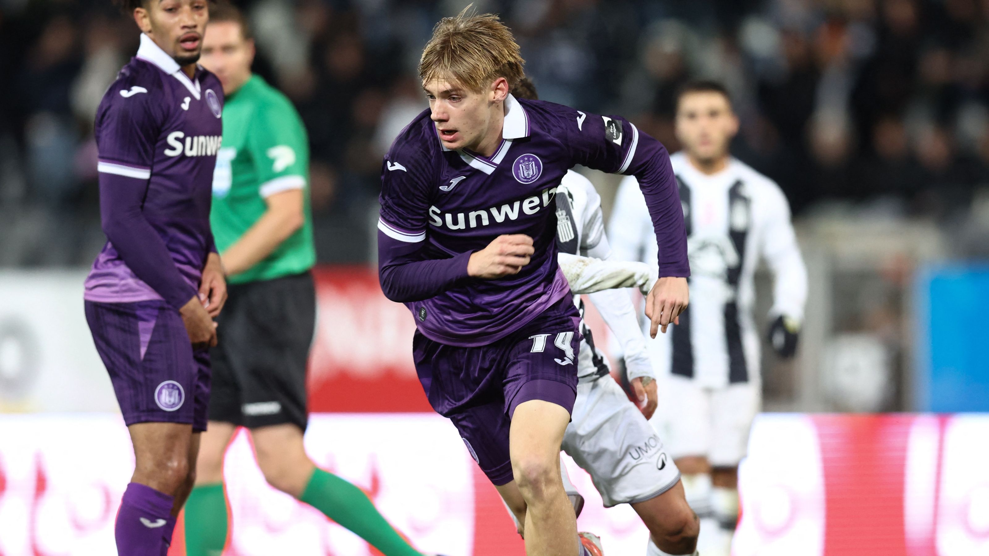 Bayern Munich and Borussia Dortmund Among Leading Clubs Vying for Anderlecht’s Teenage Talent