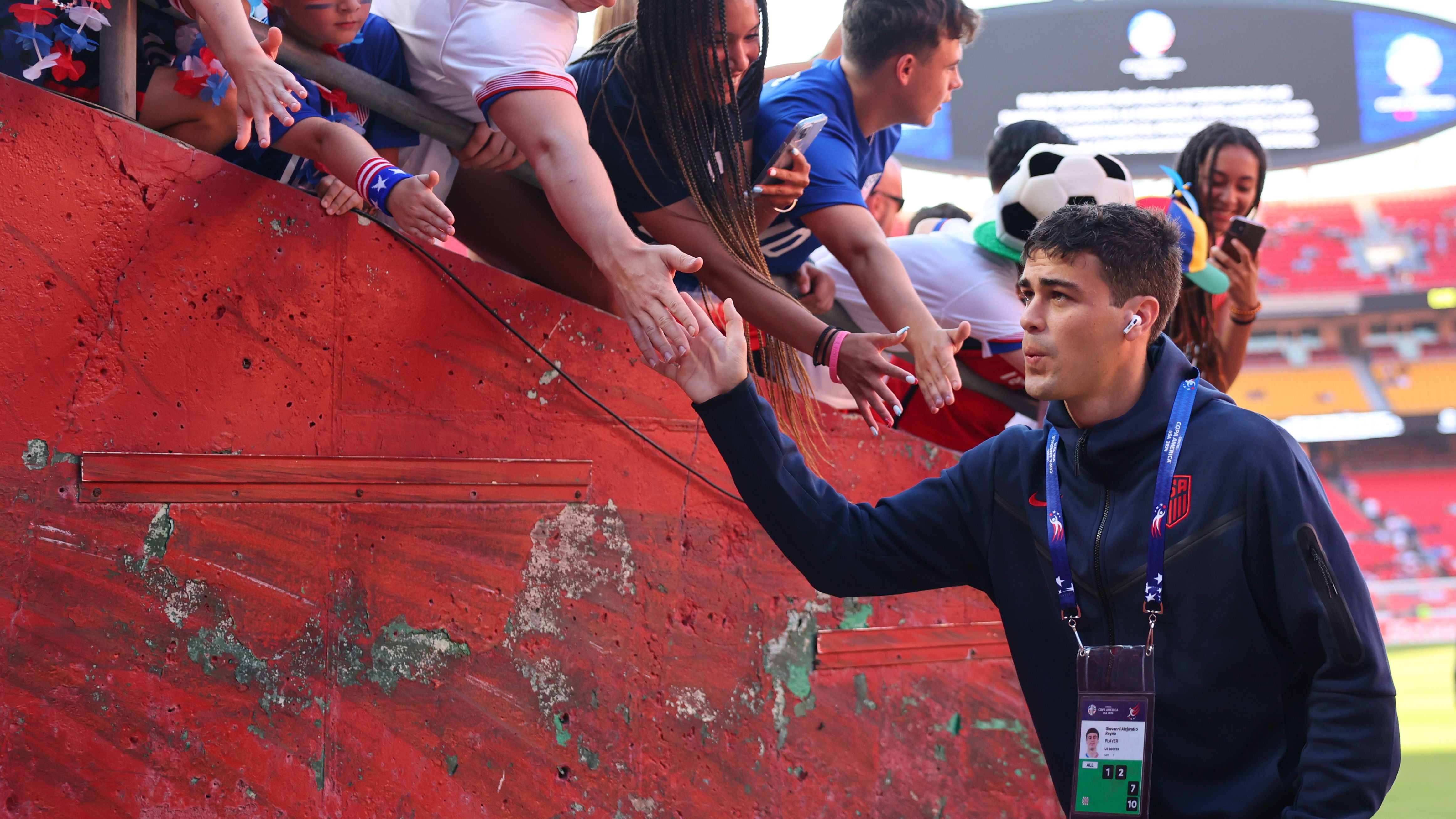 USMNT Legend Tim Howard Hails Gio Reyna as a Rare Talent Ahead of November Friendlies