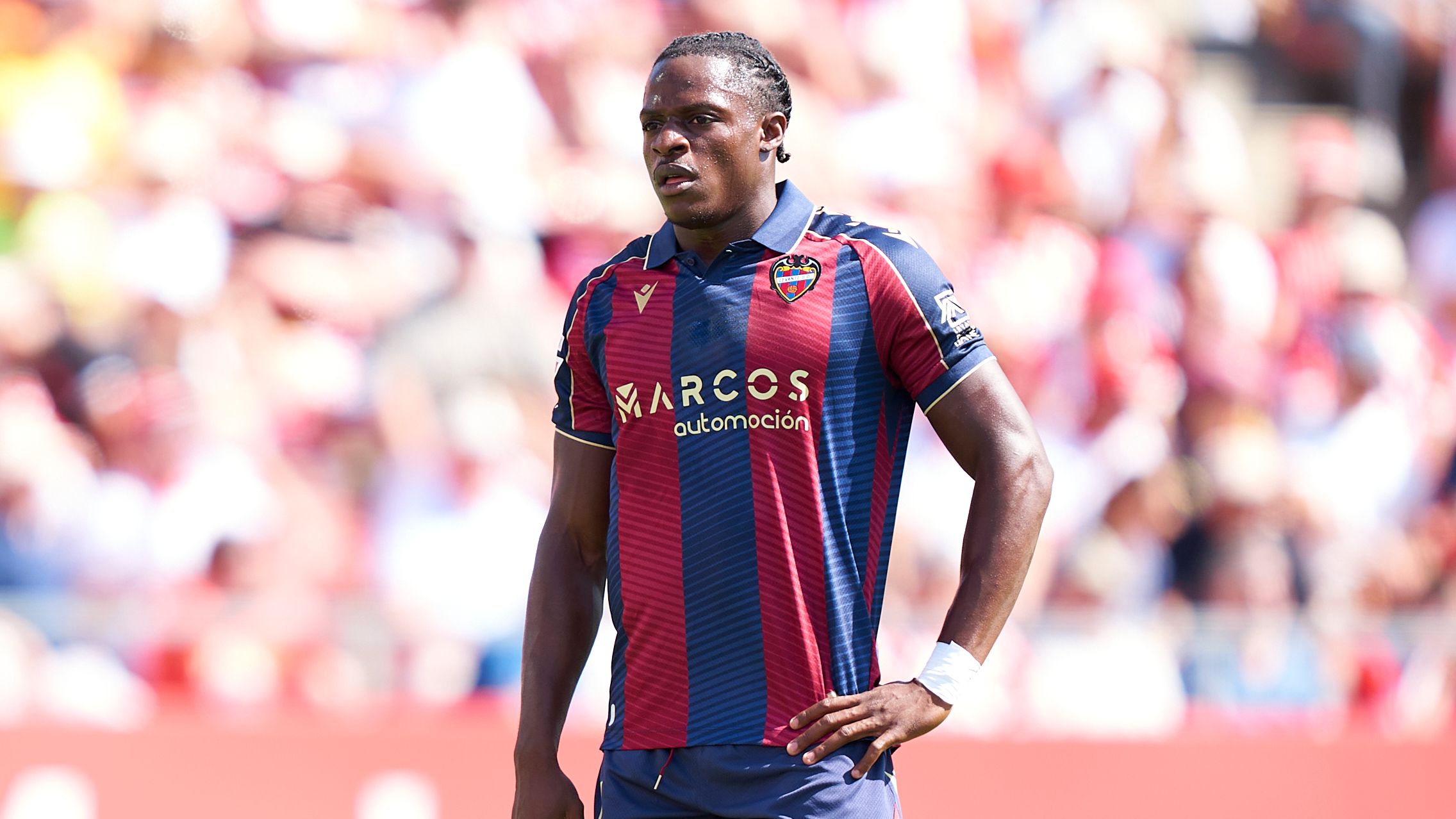 Levante Rejects €30 Million Bid from Unexpected Club as Barcelona and Chelsea Face Rivalry for Promising Young Forward