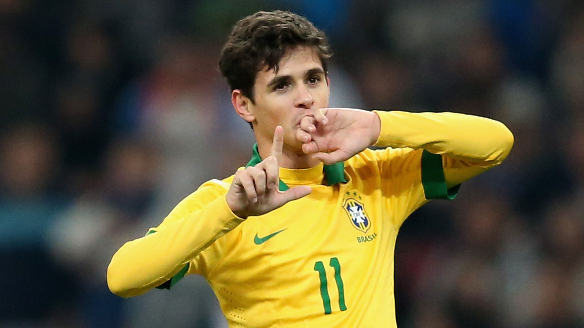 Former Chelsea Midfielder Oscar Considers Retirement Following Sudden Health Collapse and Diagnosis