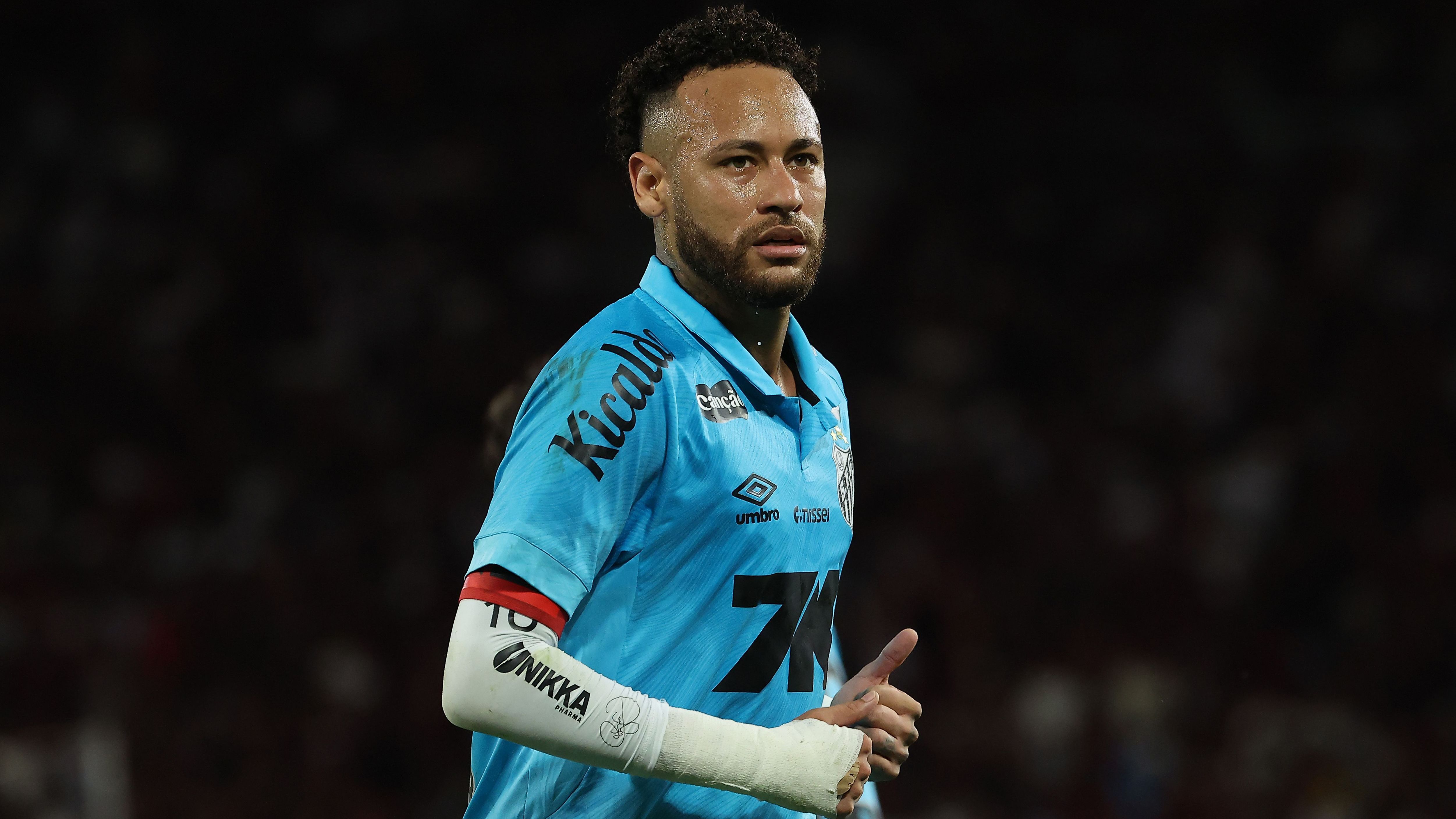 Neymar Criticizes Journalist and Denies Apology to Santos Manager Amid Substitution Controversy