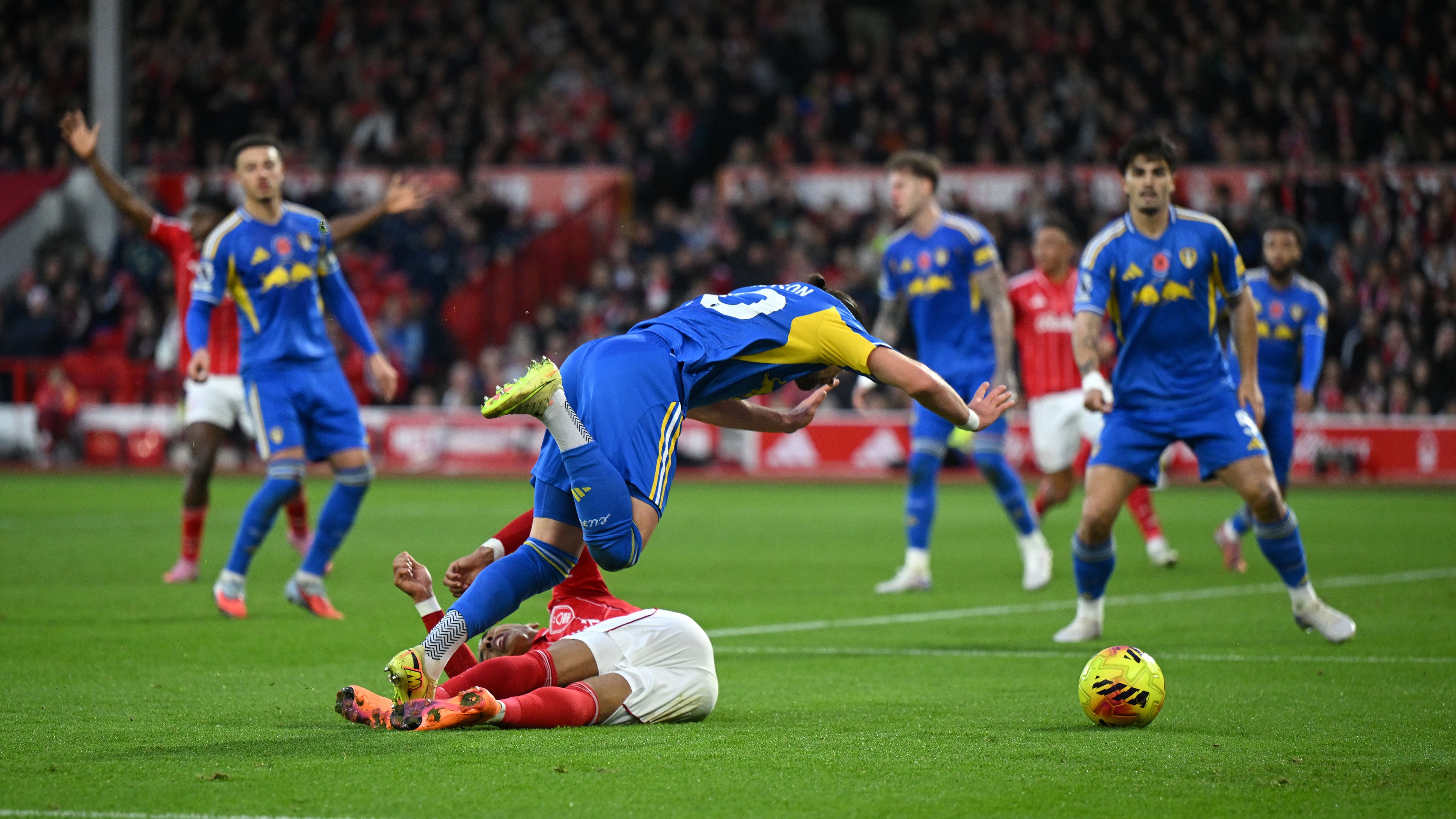 USMNT’s Brenden Aaronson Records Assist in Leeds United’s 3-1 Loss to Nottingham Forest