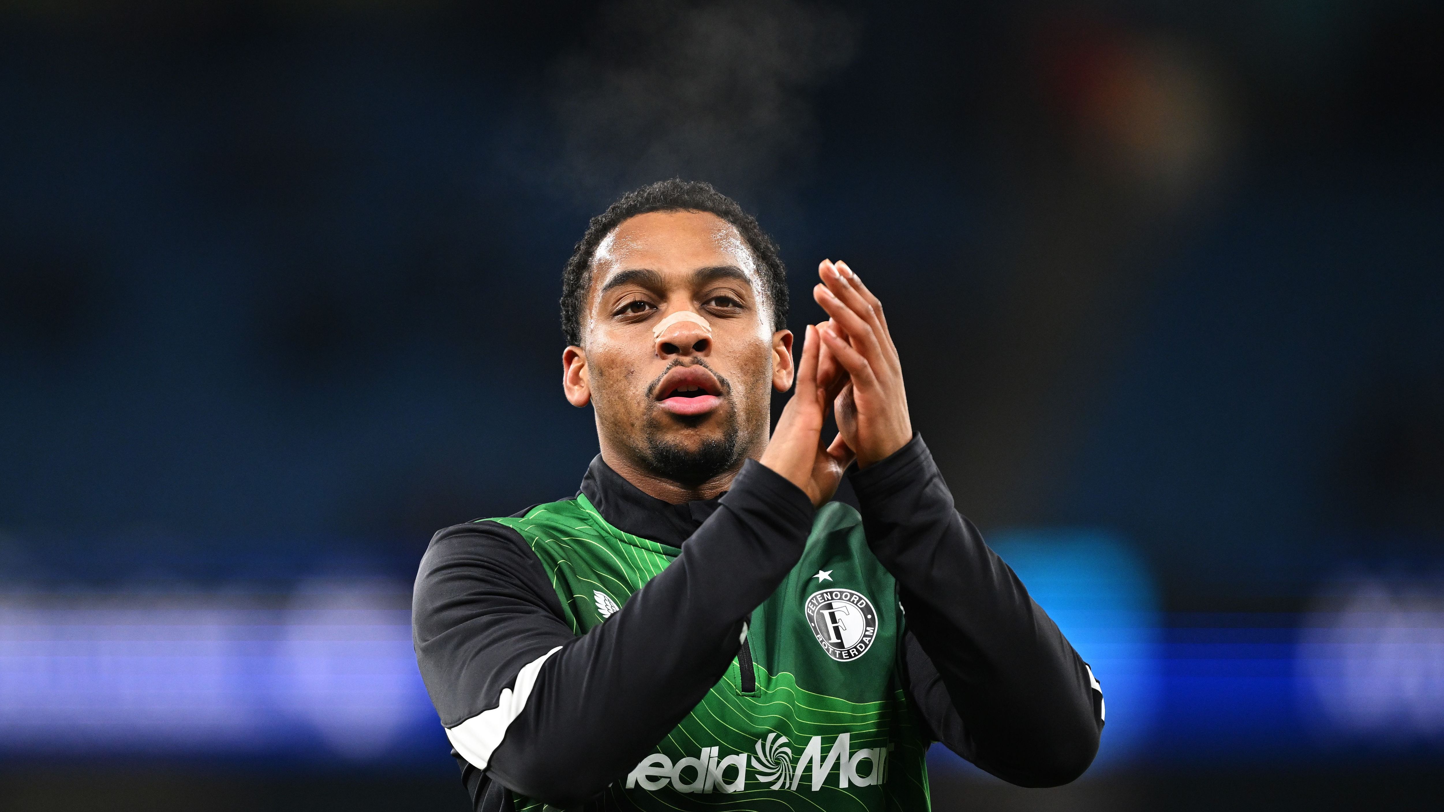 Borussia Dortmund Pursues Jurrien Timber’s Twin Brother, Who is Excelling Under Robin van Persie at Feyenoord