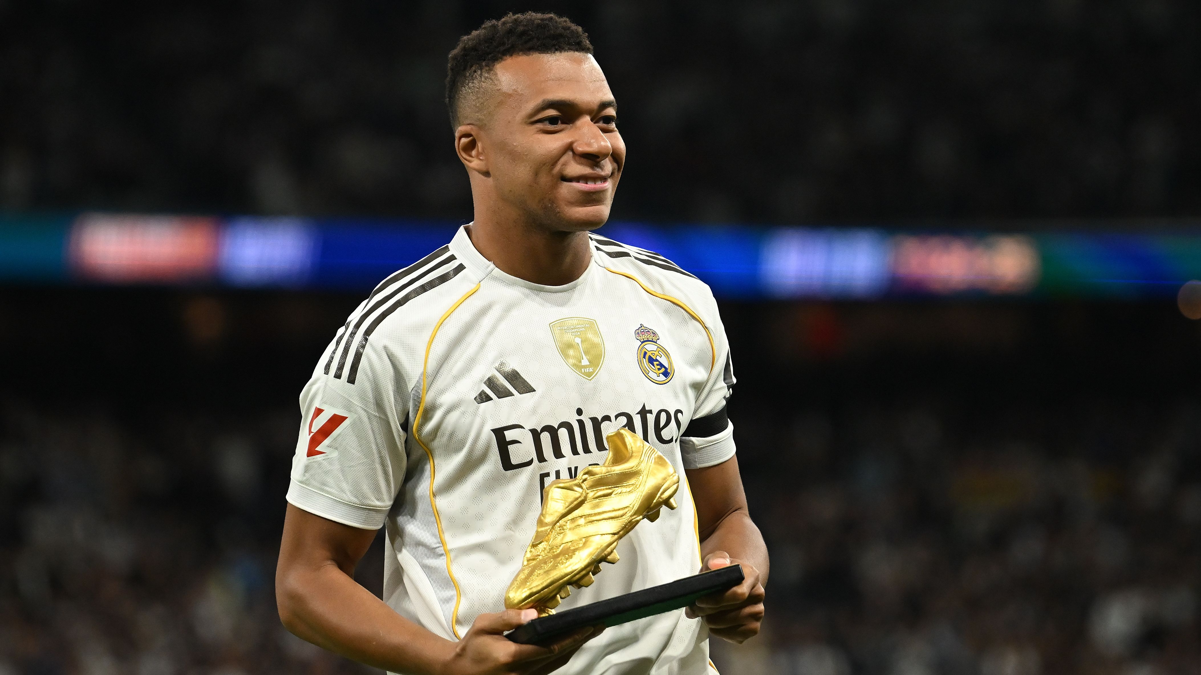 Karim Benzema Urges Real Madrid to Bolster Support for Kylian Mbappé, Highlighting Potential Synergy with Vinicius Jr