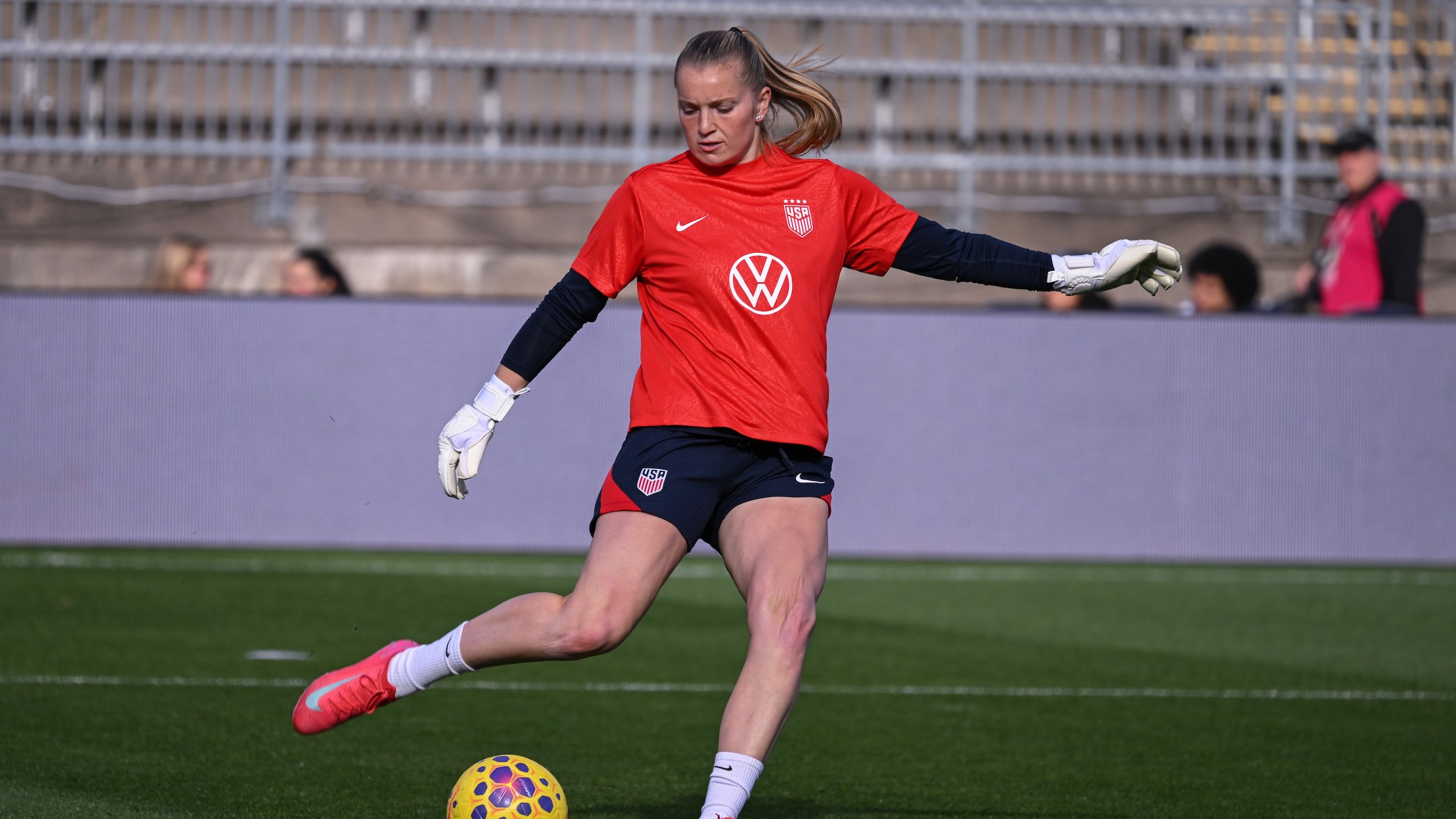 Naomi Girma’s Long-Awaited Return: Goalkeeper Changes, Chelsea Trio Reunion, and Five Key Insights from Emma Hayes’ USWNT Roster Announcement